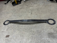 Load image into Gallery viewer, Strut Brace Bonnet Ram Kit (Mk2/3 Capri with Pinto Engine only)
